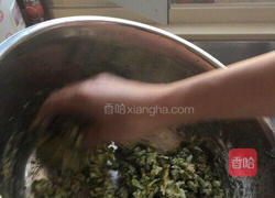 茼蒿丸子?的做法图解2