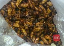 干煸蚕蛹的做法图解1