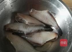 酸汤扒皮鱼～的做法图解1