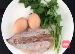 鱿鱼鸡蛋汤的做法图解1