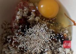 香菇猪肉白菜卷的做法图解2