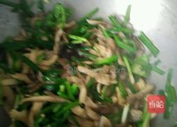 韭菜炒蘑菇的做法图解9