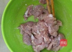 油焖土豆炒肉片的做法图解2