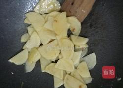 油焖土豆炒肉片的做法图解3