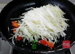 青红椒爆苤蓝丝的做法图解6