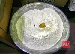 炸面鱼的做法图解1