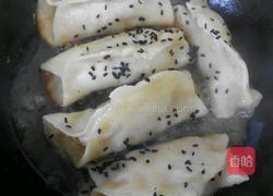 自制白菜猪肉锅贴的做法图解14