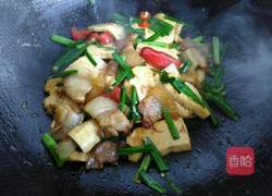 大蒜白干炒肉片的做法图解8