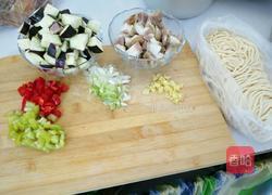 茄子打卤面的做法图解1