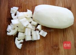 肉炒藕丁的做法图解2