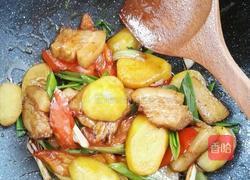 回锅肉烧土豆片的做法图解7