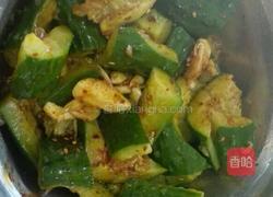 皮蛋拌黄瓜的做法图解2