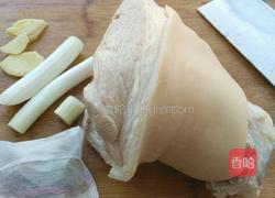 酱肘子的做法图解1