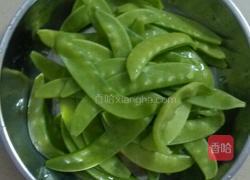 荷兰豆炒肉片的做法图解2