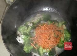  西兰花炒肉片的做法图解9