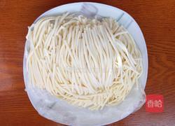 〖 蘑菇酸汤面 〗的做法图解2
