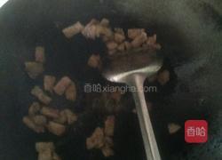 卷心菜木耳炒肉片的做法图解3