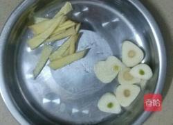 白菜焖腐竹的做法图解4