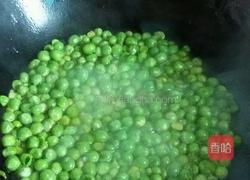 豌豆火腿肠的做法图解4