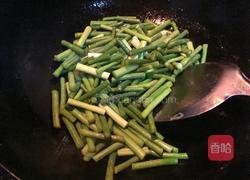 蒜薹炒肉的做法图解4