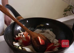 茭白炒肉的做法图解5