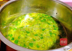 香椿苗炒鸡蛋的做法图解3