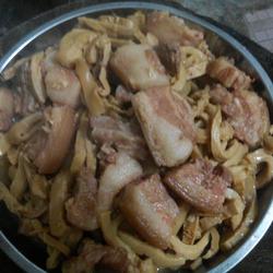 花腩肉炆笋干的做法[图]