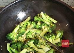 〖 西兰花炒木耳 〗的做法图解7