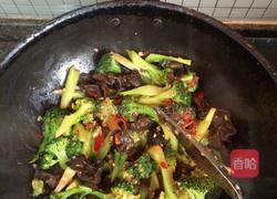 〖 西兰花炒木耳 〗的做法图解10