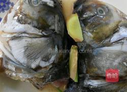 鲜香双色鱼头的做法图解3