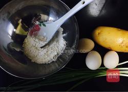 葱花鸡蛋土豆卷的做法图解1