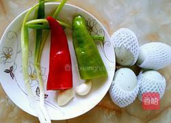 双椒皮蛋的做法图解1