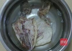芹菜炒鱿鱼的做法图解2
