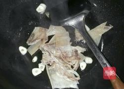 芹菜炒鱿鱼的做法图解10