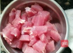 炸肉丸子的做法图解2