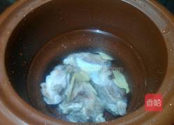 白萝卜牛骨汤的做法图解5