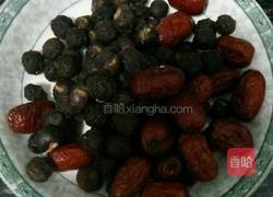 桂圆红枣汤的做法图解1