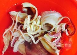 葱花姜丝蒸鱿鱼干的做法图解1