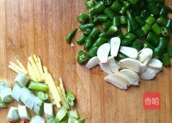 家常土豆炒鸡丁的做法图解2