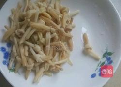 黄花菜炝蘑菇肉丝的做法图解3