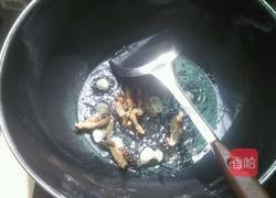 黄花菜炝蘑菇肉丝的做法图解8