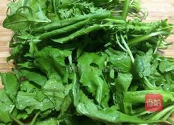 荠菜炒蛋的做法图解1