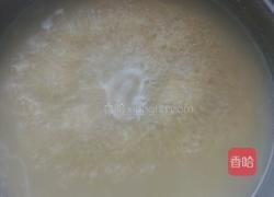 蛋黄小米粥的做法图解1