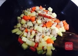 咖喱土豆鸡肉的做法图解7