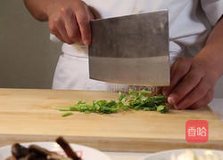 香菇炒鸡块的做法图解4