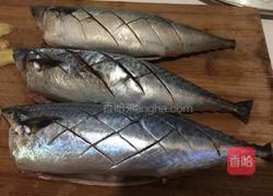 红烧秋刀鱼的做法图解1