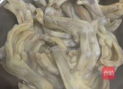 卤鸭掌的做法图解1