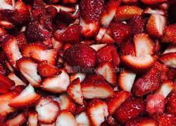 酸甜草莓酱的做法图解2