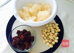 红枣银耳莲子羹的做法图解1