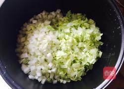 白菜猪肉春卷的做法图解1